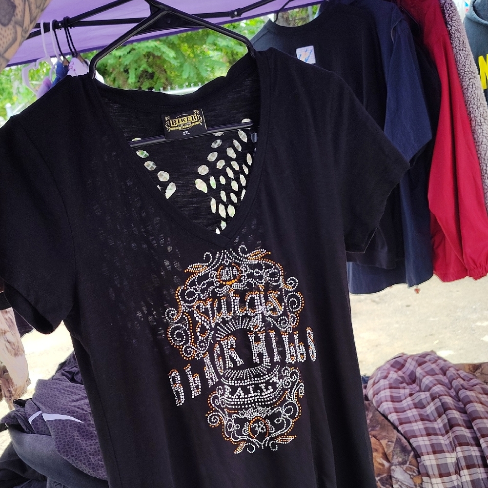 Ed Hardy Black V-Neck Tee with Graphic Design